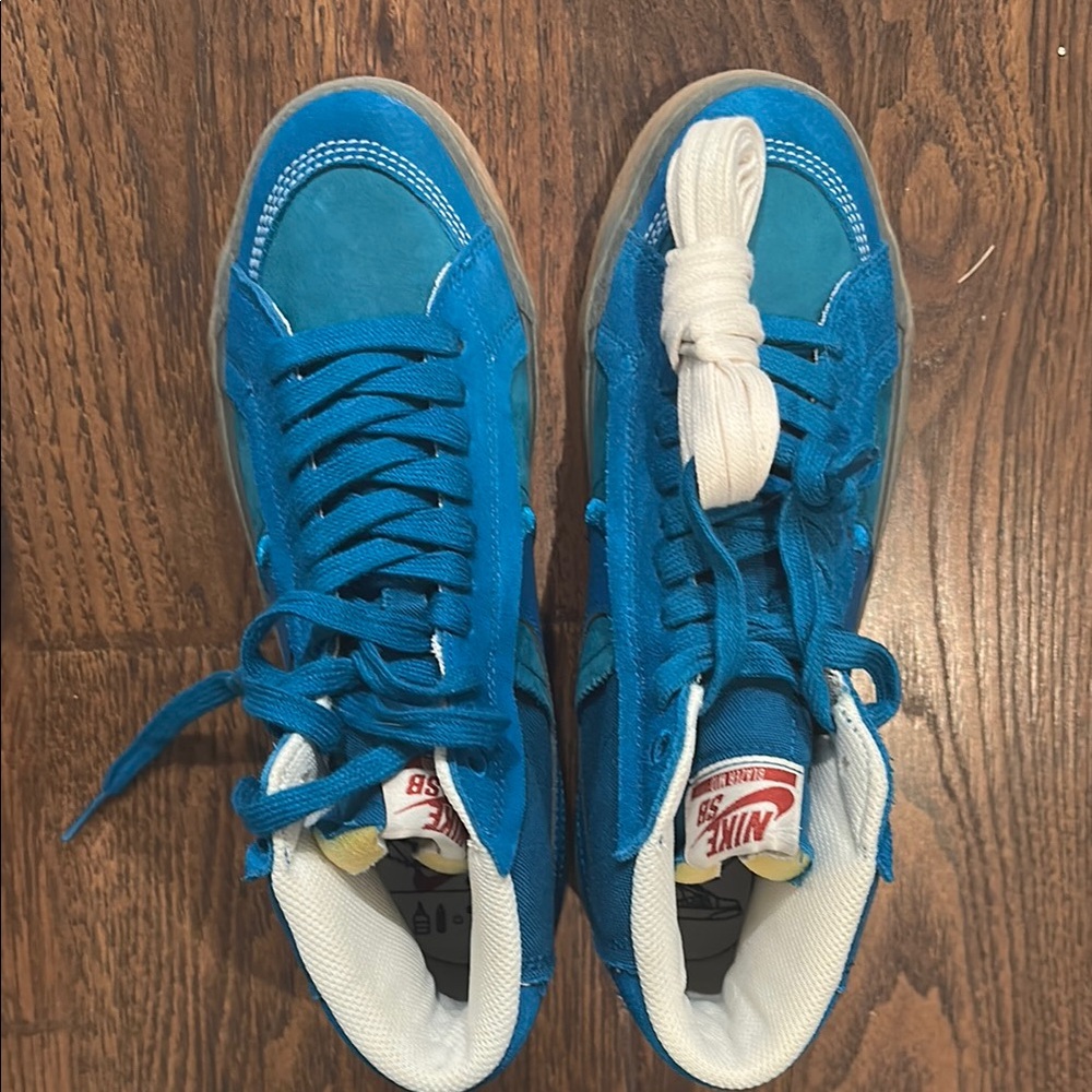 Nike Blazers - Vibrant Blue Sneakers with White Laces/Blue